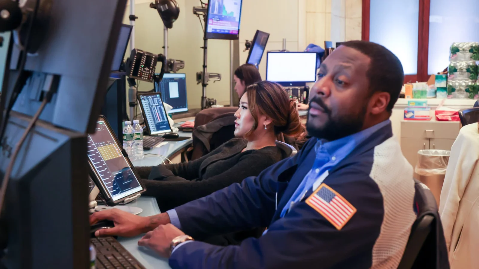 Tech Rotation Keeps Markets in Lean Range Ahead of Big Tech Earnings