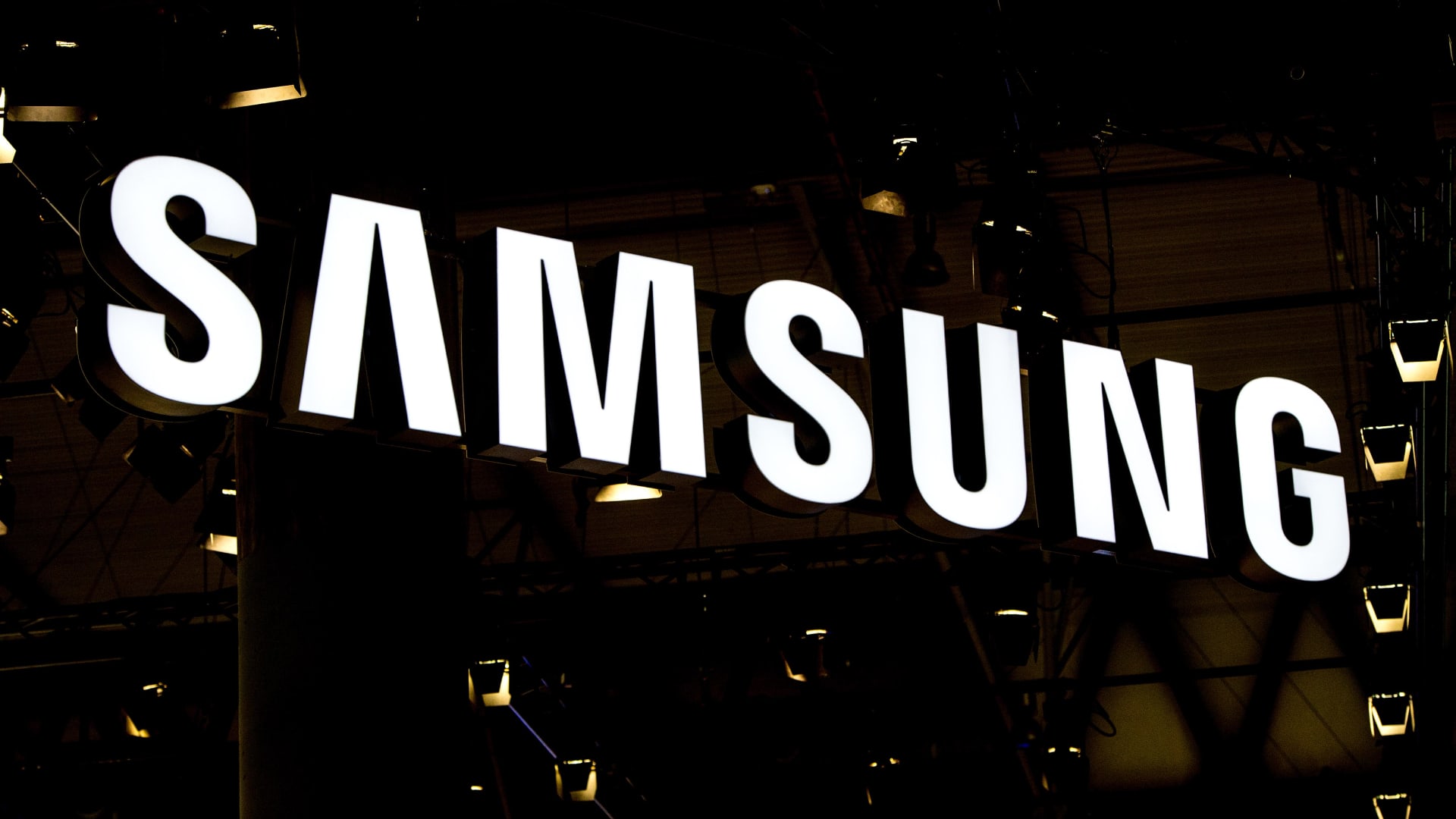 Featured image for "Samsung Receives $6.4 Billion Grant for Texas Chip Production"