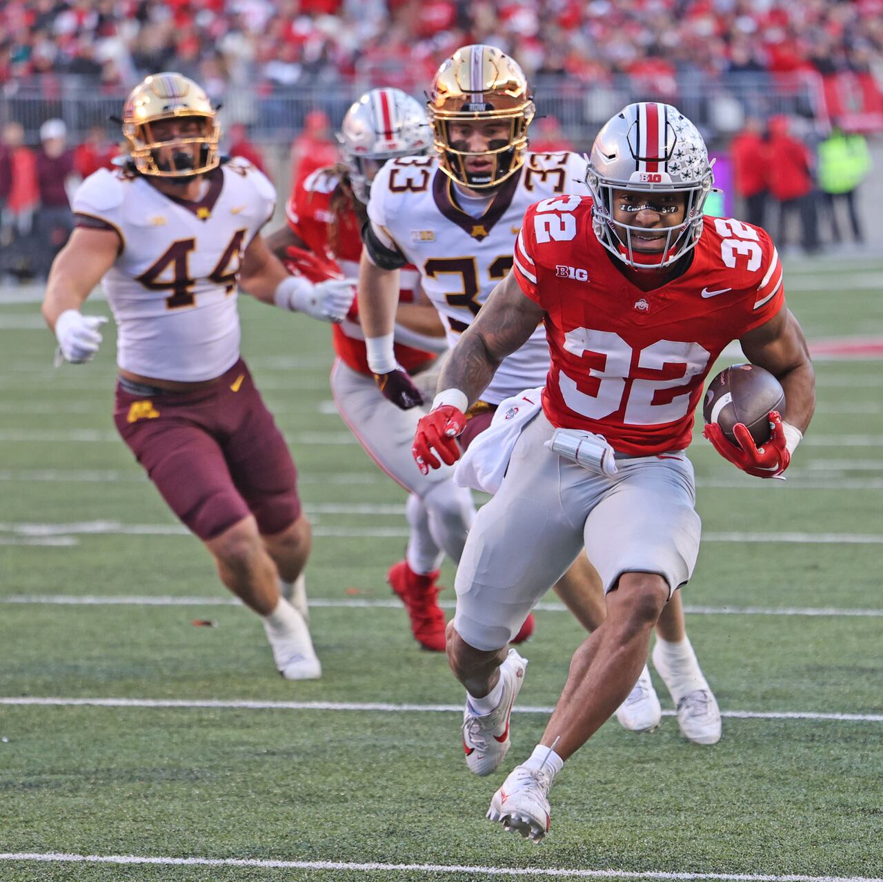 Featured image for Ohio State Star RB TreVeyon Henderson Delays NFL Draft for Senior Season