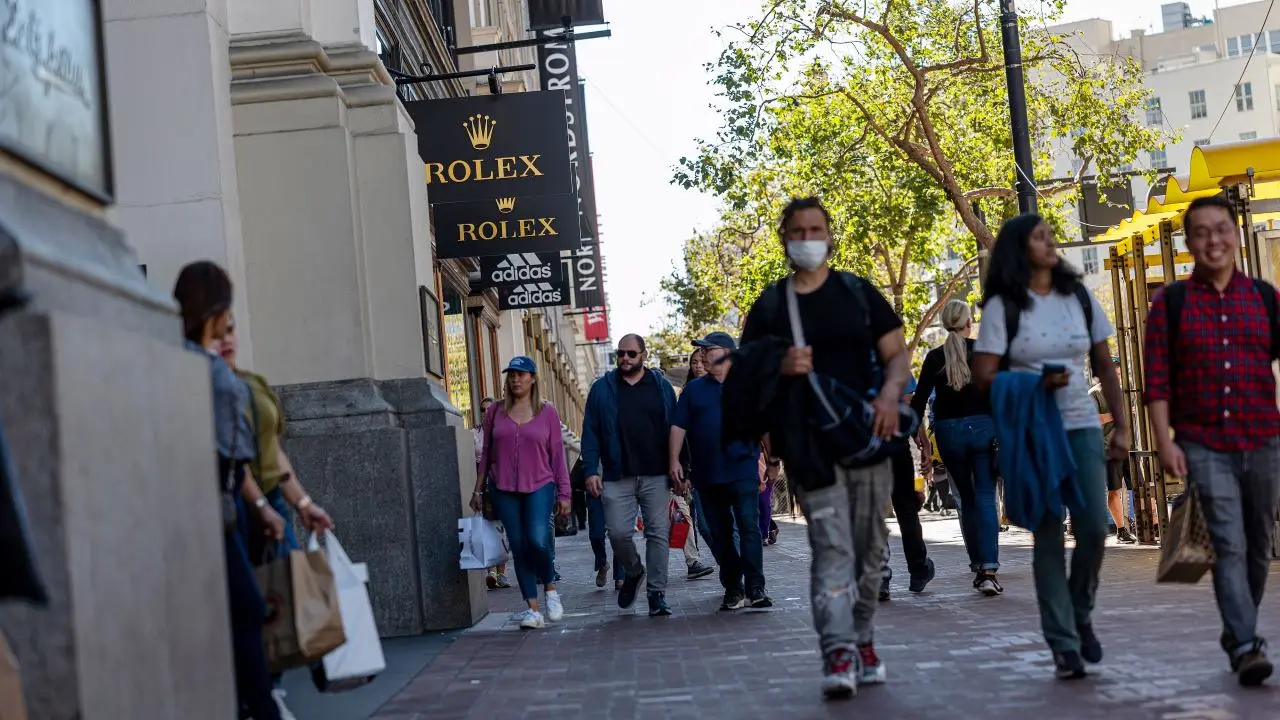 US Consumer Confidence Rebounds in May After Four-Month Slump