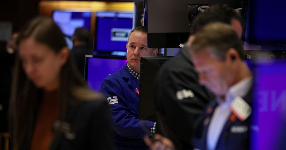 "US Stocks Face Uncertain Future as Treasury Yields Surge"