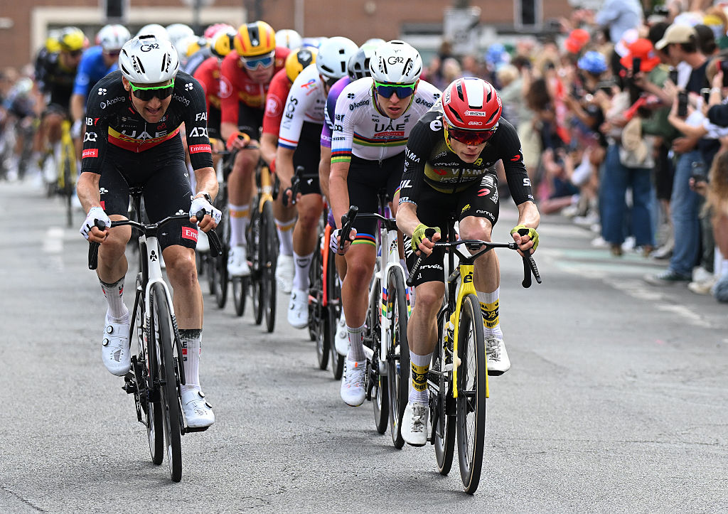 Featured image for Jasper Philipsen Dominates Tour de France 2025 Stage 1 Amidst Chaos