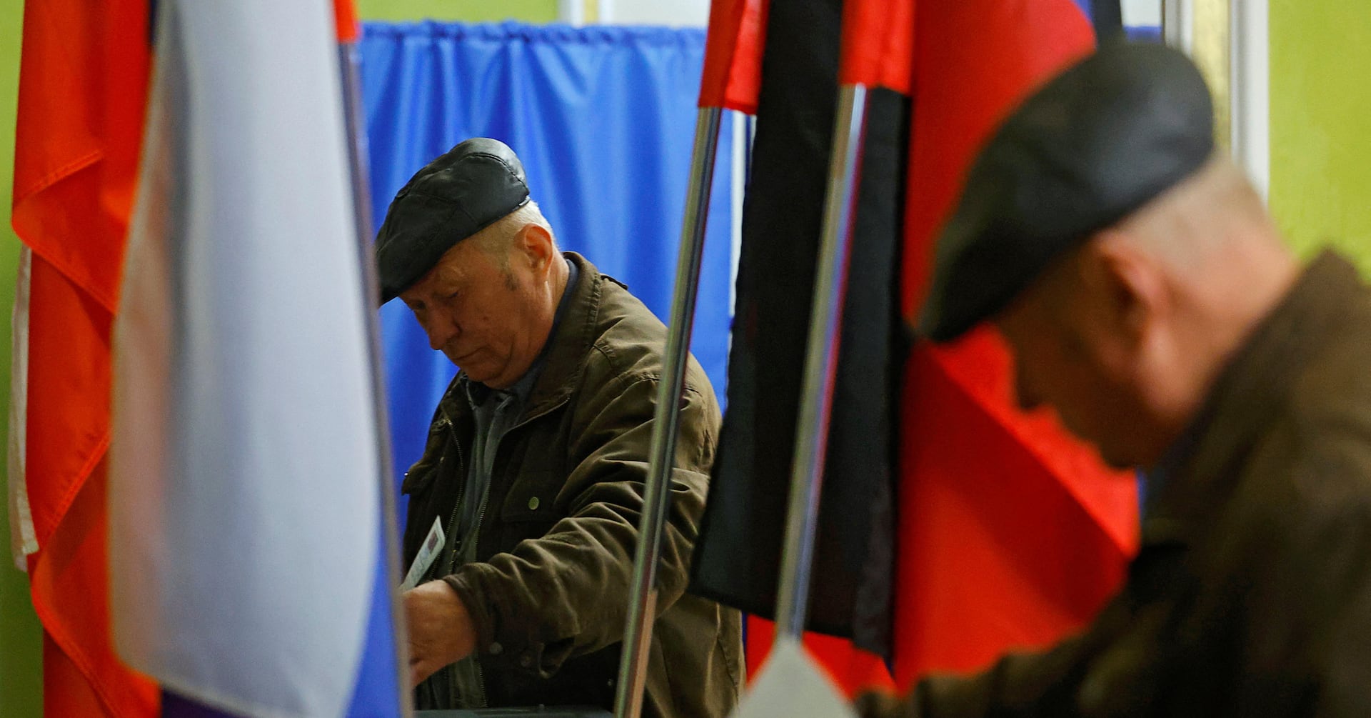 "Ukraine Targets Russian Cities and Refineries Amid Presidential Vote"
