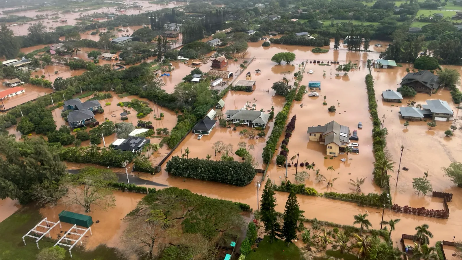 Oahu Evacuations as Wahiawa Dam Nears Failure Amid Hawaii Floods