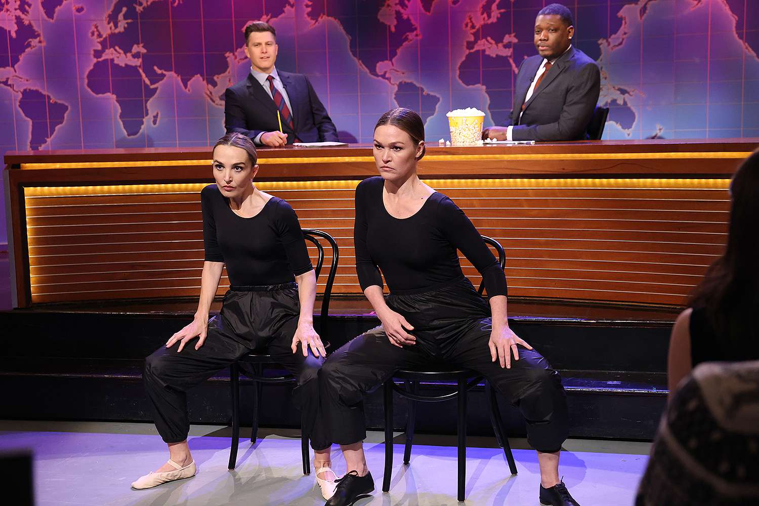 Featured image for Julia Stiles wows with 'Save the Last Dance' routine on 'SNL'