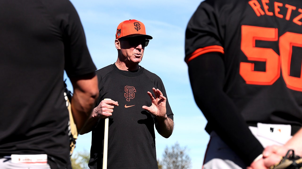 Featured image for "Giants' Bob Melvin Mandates Standing for National Anthem"