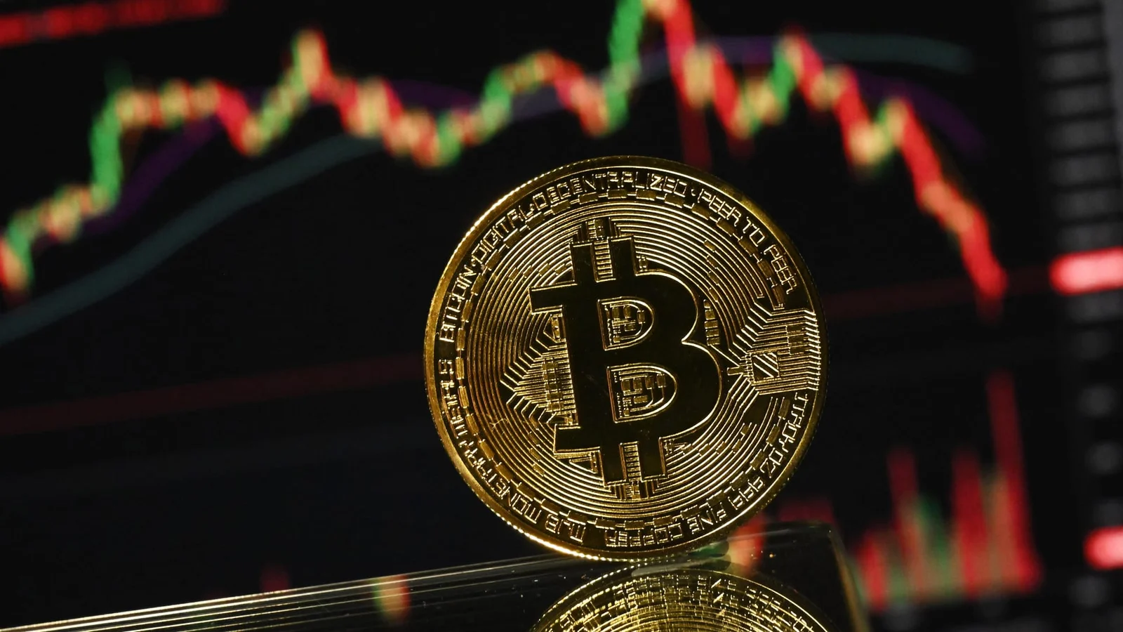 Bitcoin Dips Below $73K, Closing in on 16-Month Low