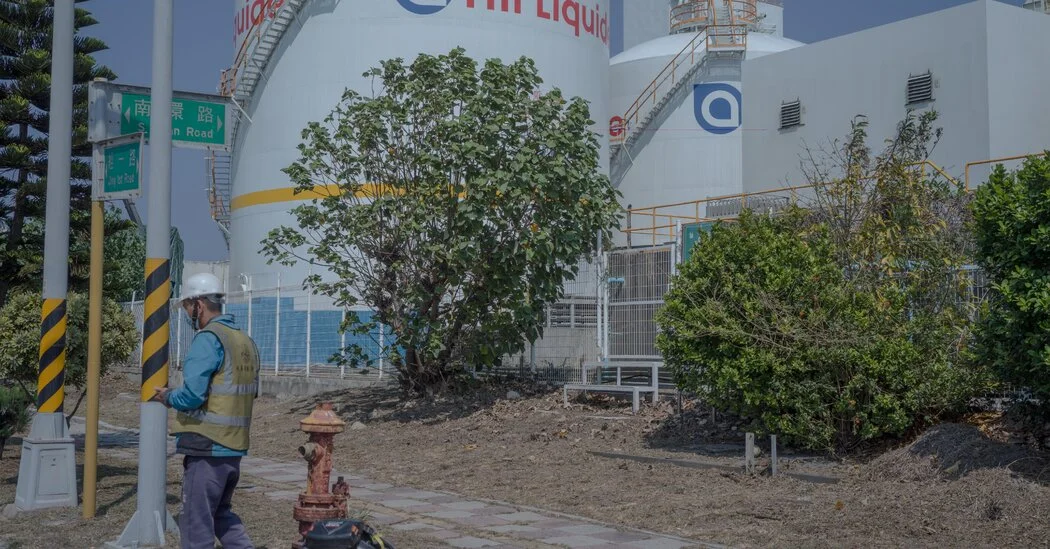 Helium Shortage Emerges as Hidden Constraint on AI Chipmaking