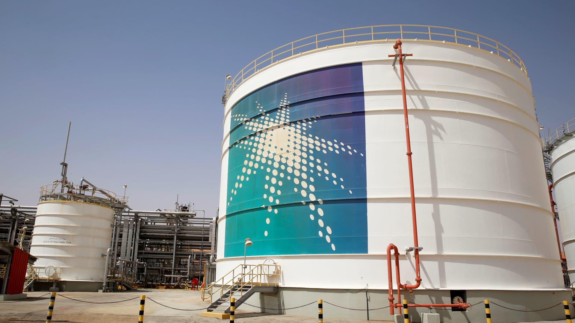 Featured image for Saudi Aramco's Q2 profit plummets due to lower oil prices