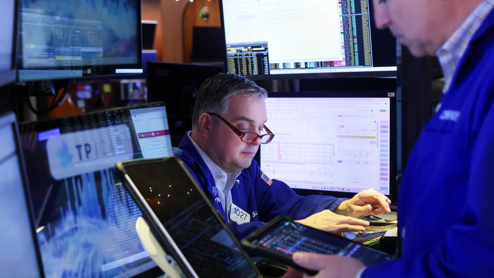 Featured image for Stock Futures Steady Amid Mixed Global Markets