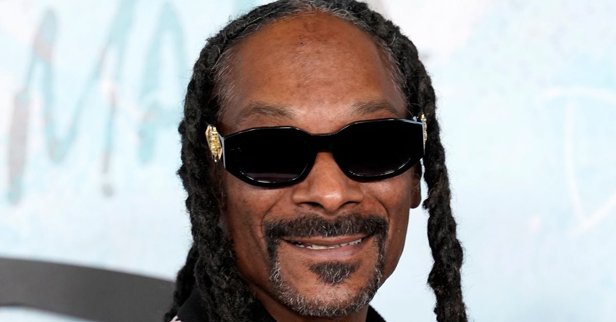 Featured image for Snoop Dogg's $100 Million OnlyFans Rejection: Wife's Veto Prevails