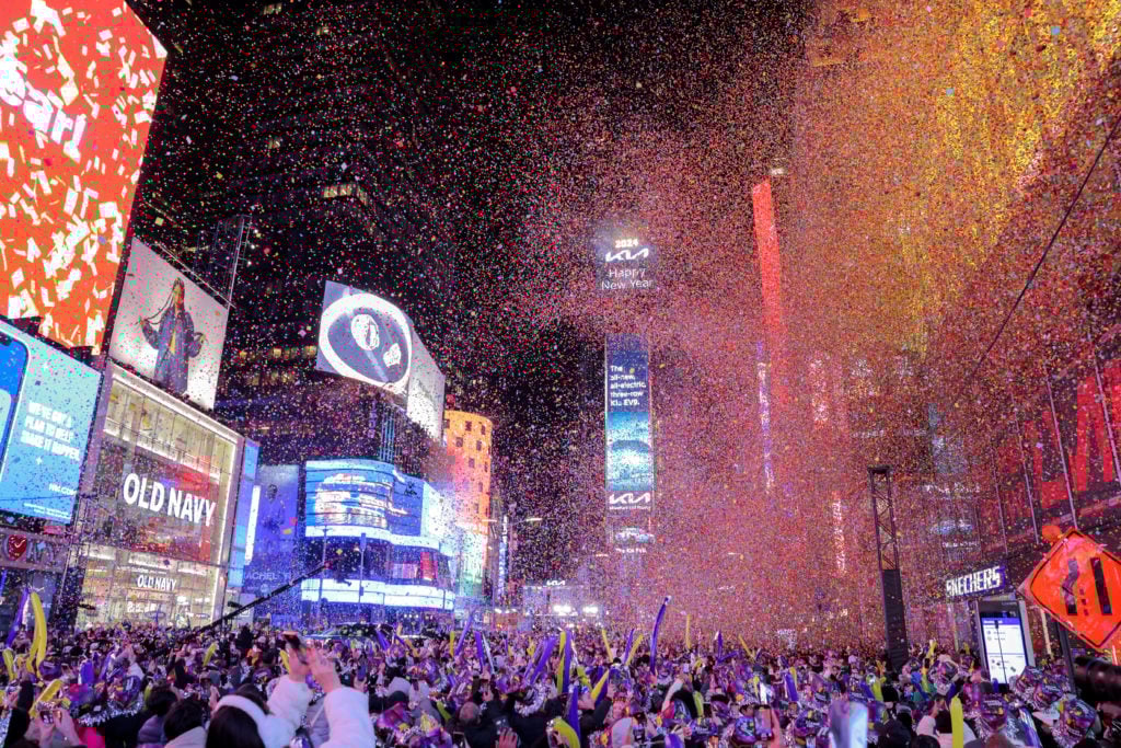 Featured image for "2024 Ushers in Higher Minimum Wage and Key Legal Changes for New Yorkers"