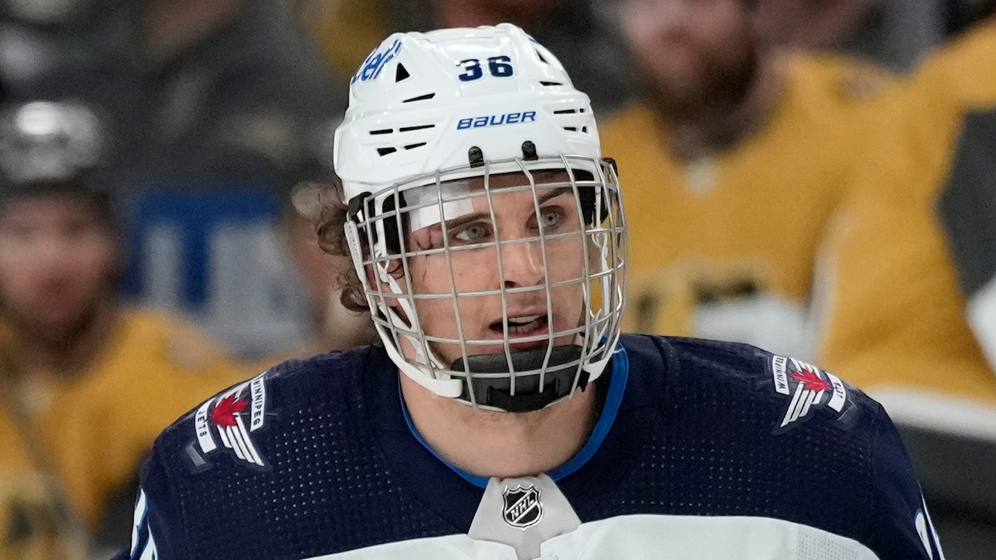 Jets' Morgan Barron Returns to Game with 75 Stitches After Skate Cut to Face