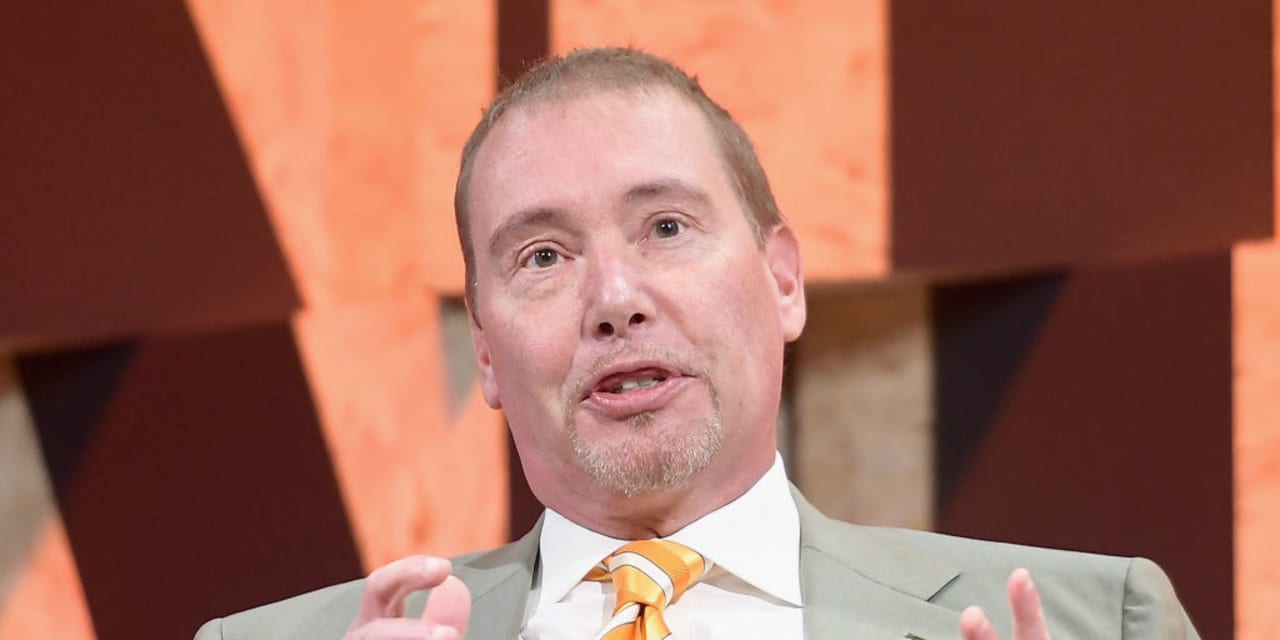 Gundlach predicts 10-year Treasury yield slide and impending crisis