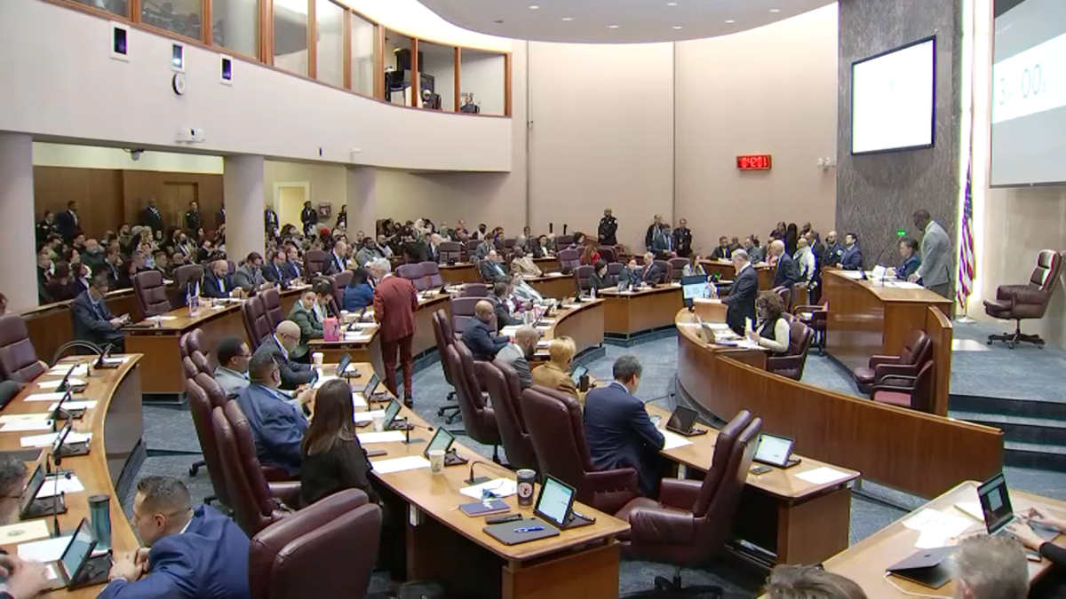Featured image for "Chicago City Council Passes Resolution Supporting Gaza Ceasefire Amid Israel-Hamas Conflict"