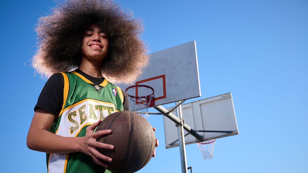 Featured image for "American Teen Sets Guinness World Record for Largest Afro"