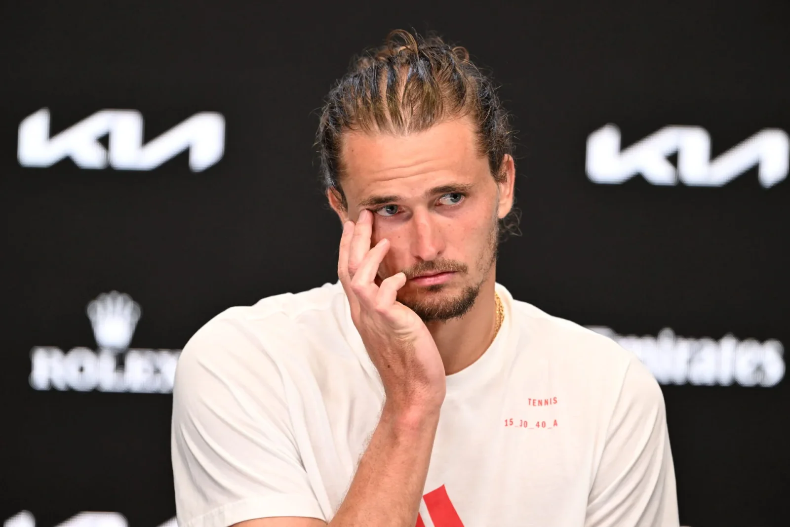 Alcaraz outlasts Zverev in five-set AO semi amid tactical questions