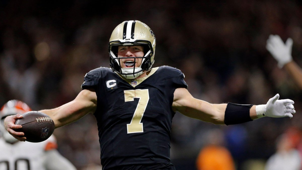 Featured image for Week 13 Fantasy Football: Rankings, Sleepers, and Waiver Wire Gems