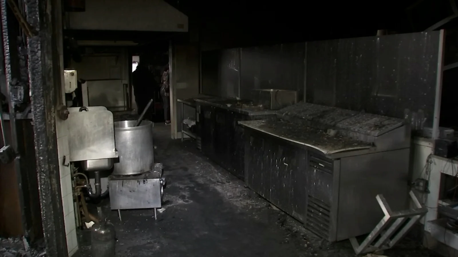 "Iconic Oakland BBQ Joint Ravaged by Fire Amidst Recent Vandalism"