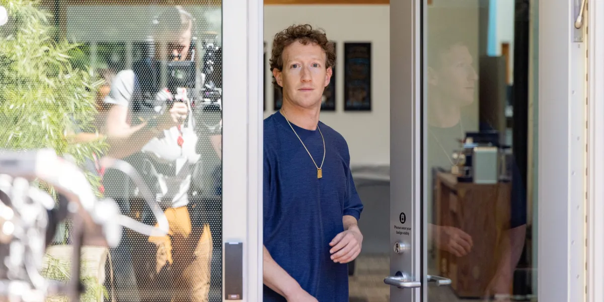 Featured image for Mark Zuckerberg Gifts Noise-Canceling Headphones to Palo Alto Neighbors Amid Renovation Disruptions