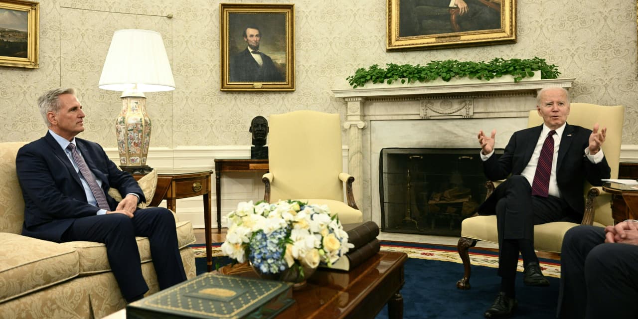 Featured image for Biden and McCarthy to Hold Debt Ceiling Meeting on Monday