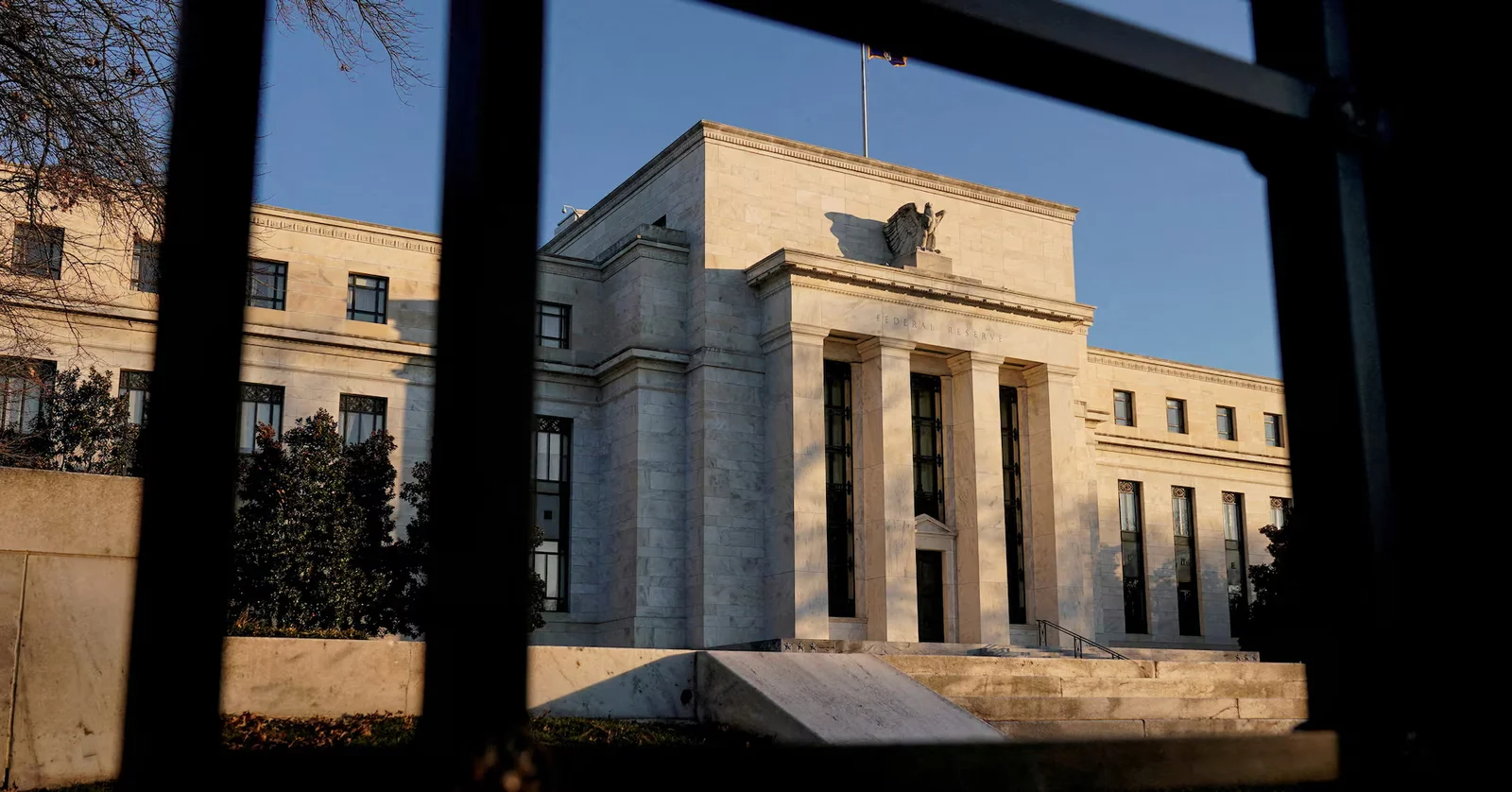 Fed Likely to Resume Rate Cuts Amid Persistent Inflation and Job Data