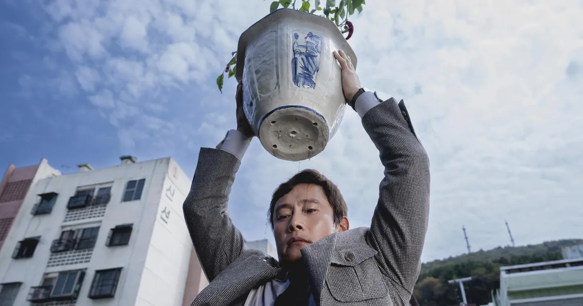 Featured image for Venice Film Festival Buzz: Park Chan-wook’s ‘No Other Choice’ Delights and Provokes