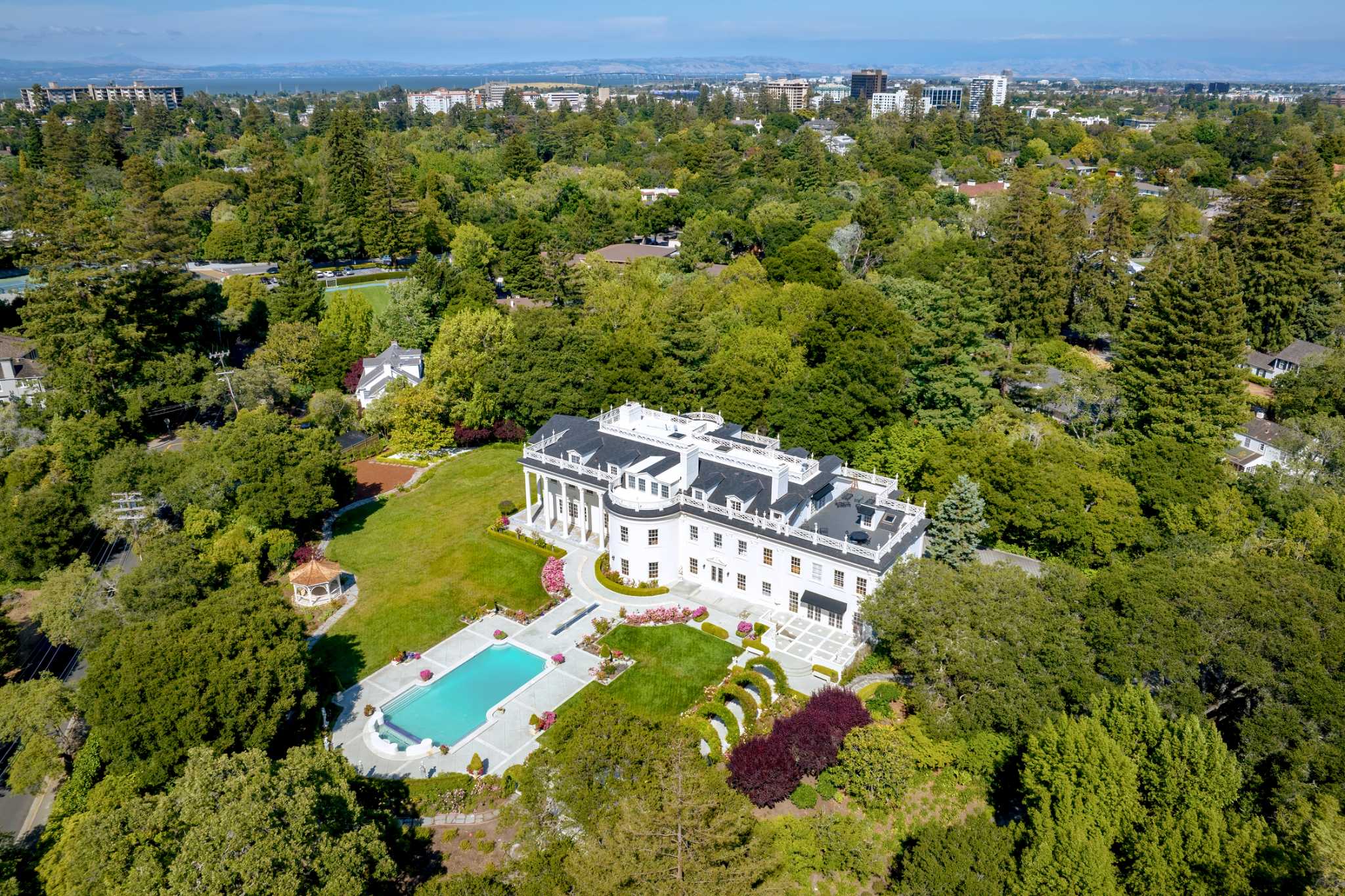 Featured image for $38.9M White House Replica Hits California Market