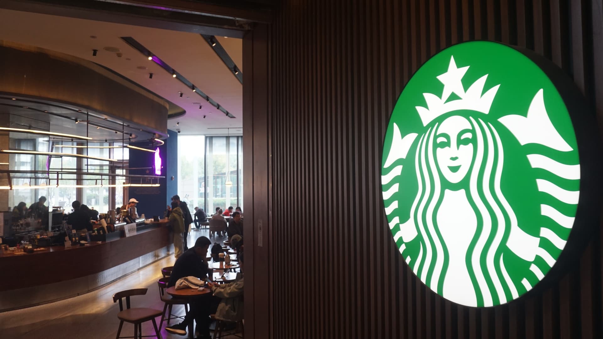 Featured image for Starbucks Partners with Boyu Capital to Expand in China