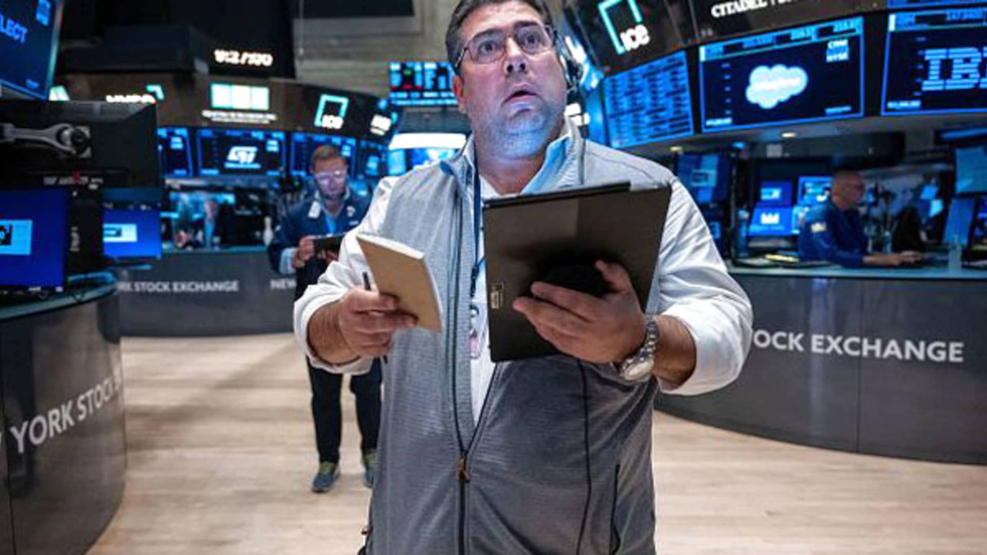 "Stock futures rise as Fed keeps rates steady amid inflation concerns"