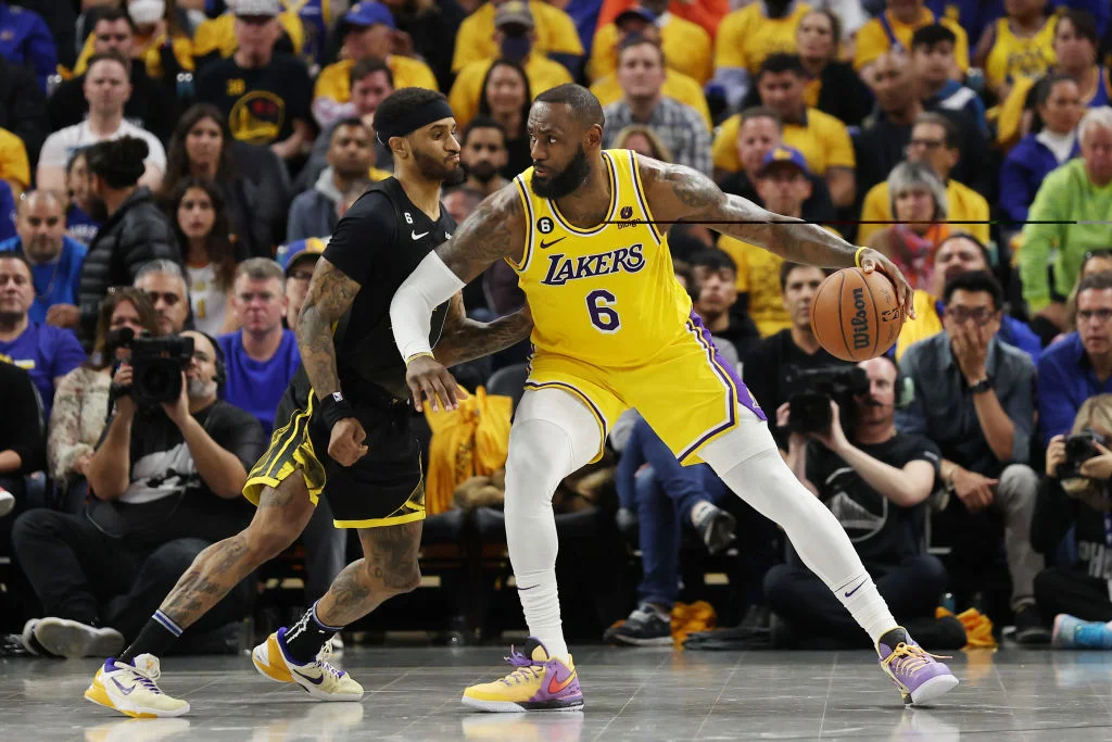 "Warriors' Kerr and Curry tease lineup changes ahead of crucial Game 4 against Lakers"