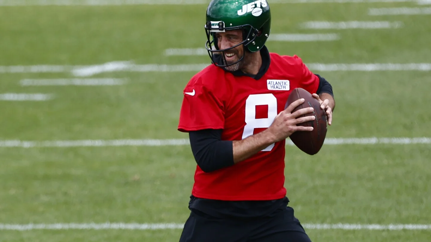 Elgton Jenkins Confident in Packers' Future with Jordan Love Despite Aaron Rodgers' Absence