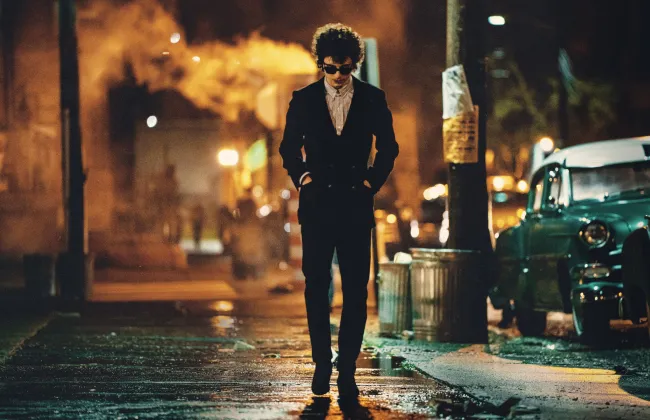 Featured image for Timothée Chalamet Transforms into Bob Dylan in 'A Complete Unknown'