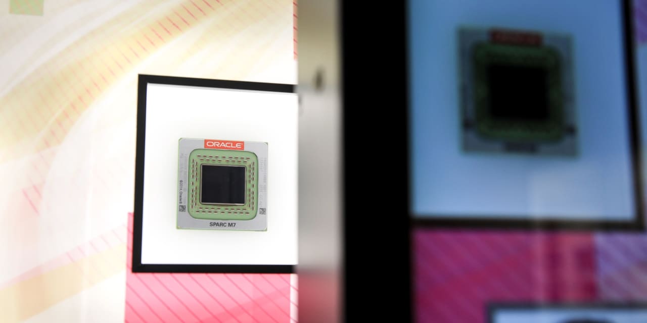 Featured image for "Analysts Bullish on Oracle Stock's AI Potential, Sparking Rally"