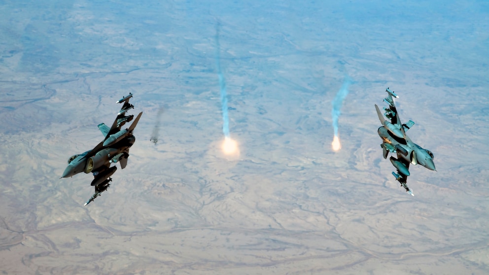Featured image for US Launches Multiple Retaliatory Airstrikes on Iran-Backed Militants in Iraq and Syria