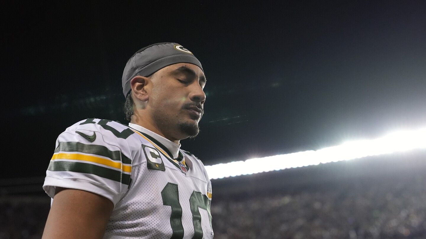 Featured image for Packers' Jordan Love sidelined for Saturday's game due to concussion