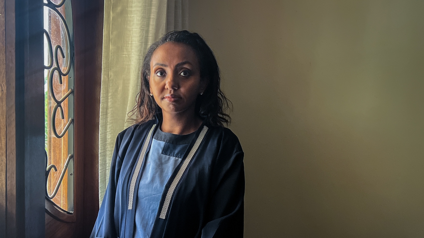 Featured image for Bold doctor helps defeat deadly virus, sends kids away