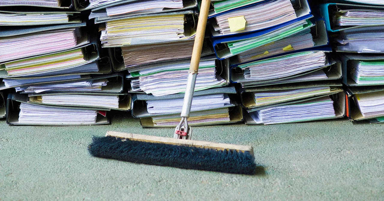 Featured image for Top 10 Tech Cleanup Tips for the New Year