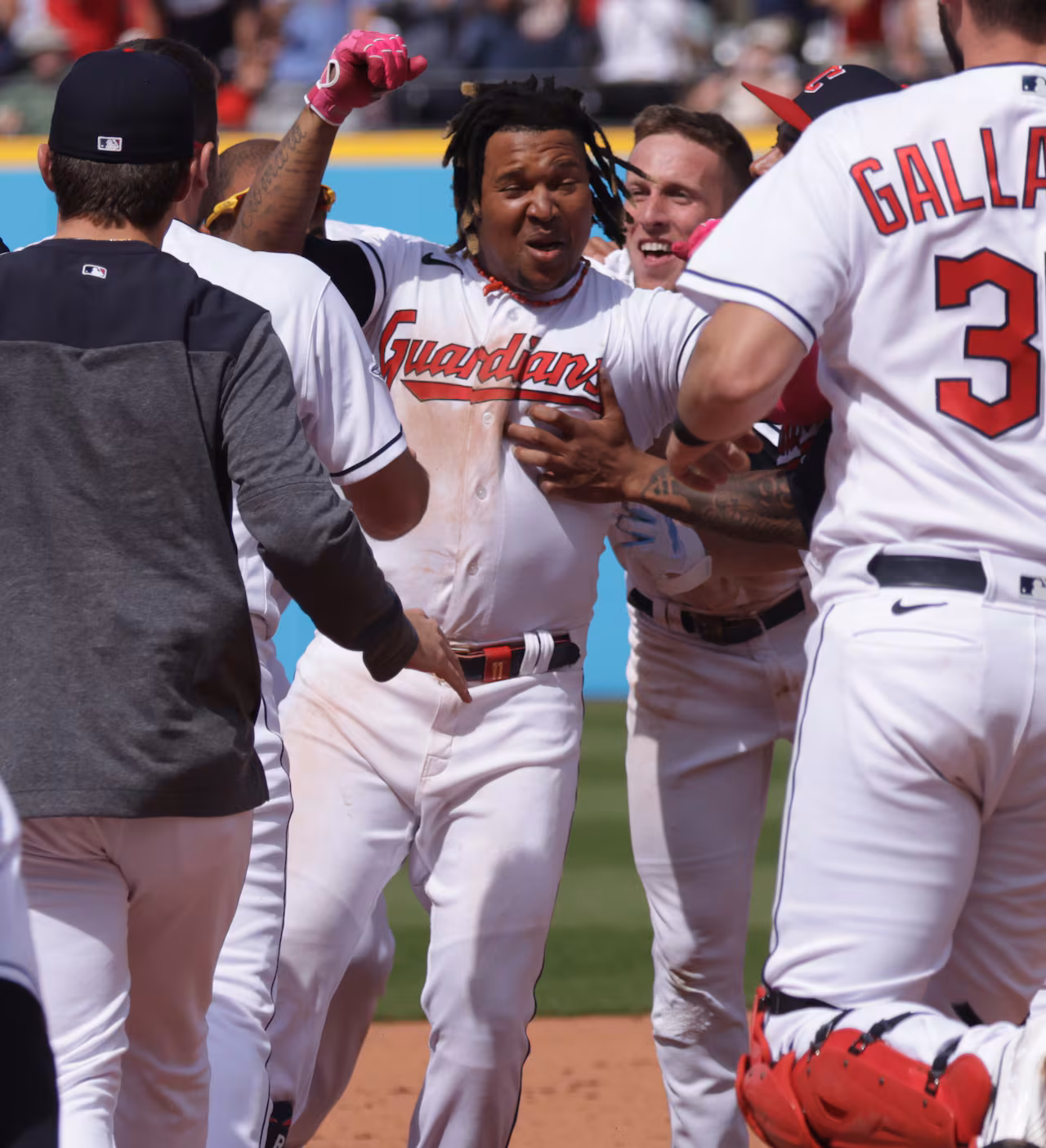 Featured image for "Ramírez's Ninth-Inning Double Secures Walk-Off Win for Guardians Against Cardinals"