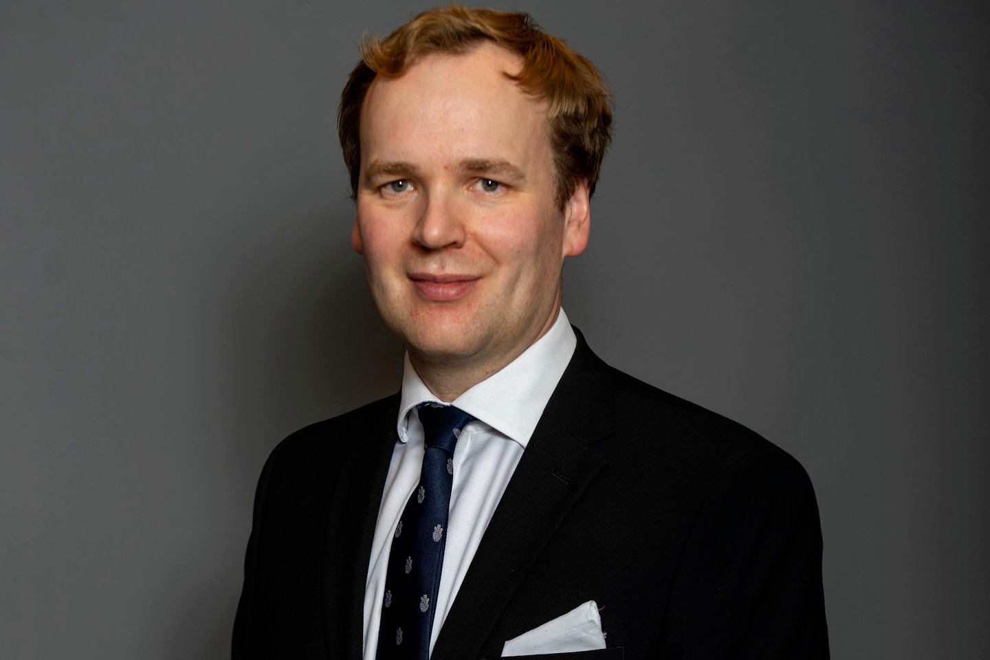 "UK Lawmaker Apologizes for Passing Colleagues' Numbers in Sexting Scandal"