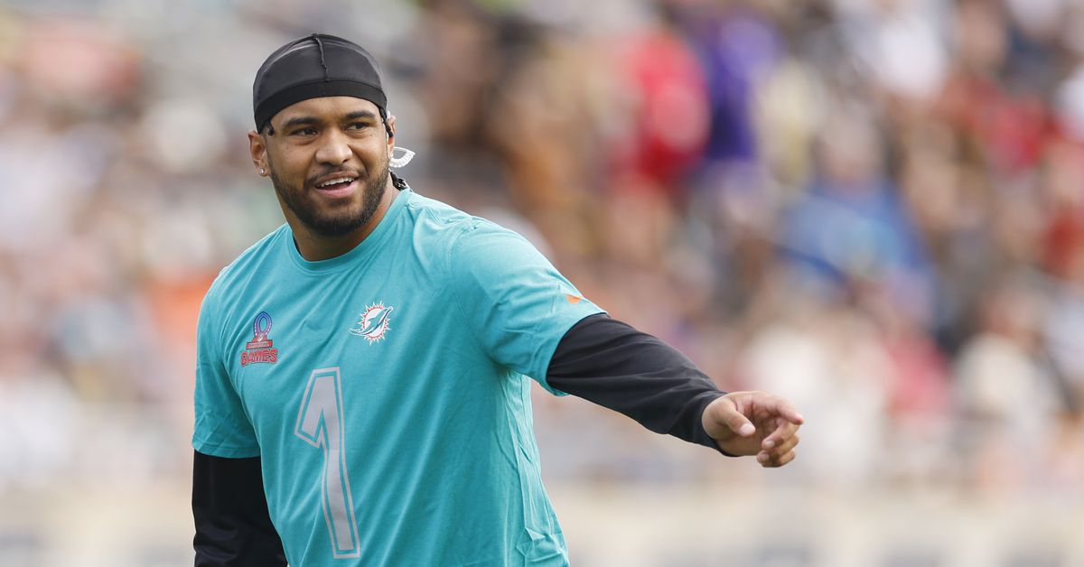 Featured image for "Dolphins Commit to Tua Amid Contract Talks"