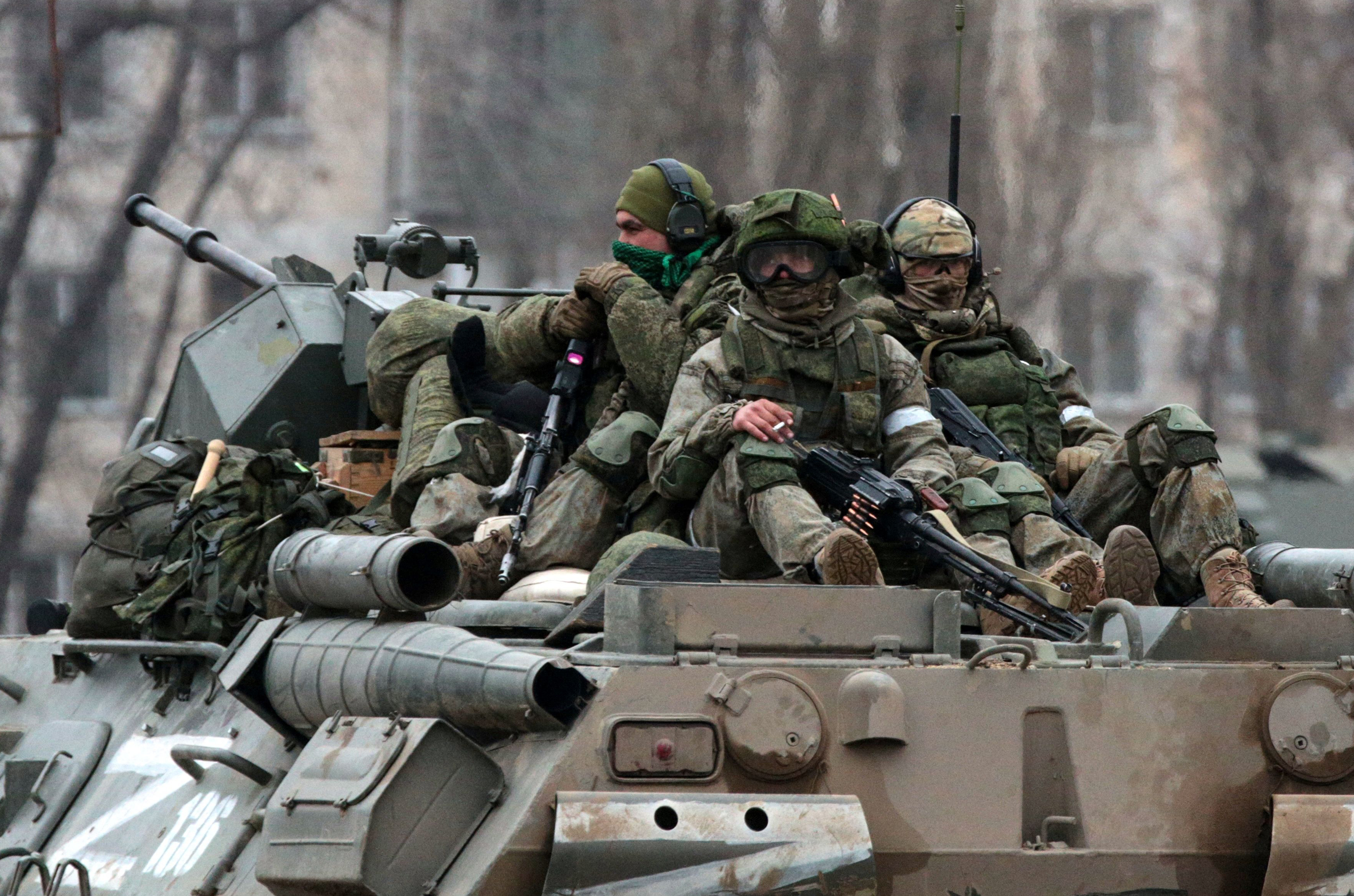 Former Diplomat Suggests Nonviolent Solution for Ukraine's Crimea Issue