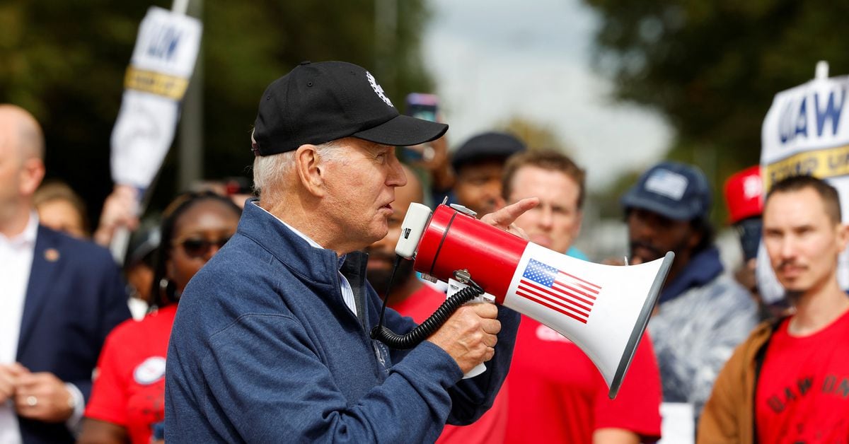 Biden's UAW Visit: A Powerful Gesture for Higher Pay
