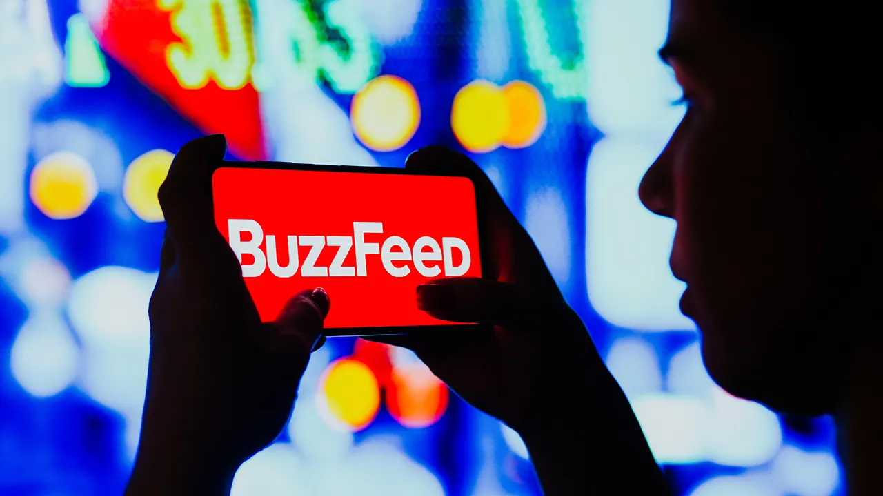 Vivek Ramaswamy Acquires BuzzFeed Stake, Advocates Strategic Shift