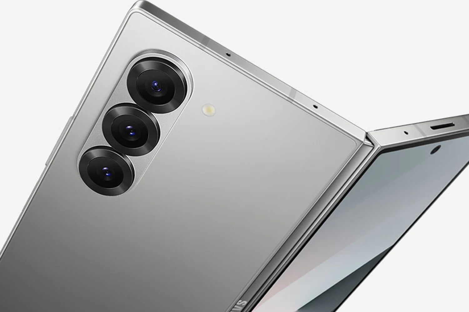 Featured image for Samsung's Galaxy Z Fold 6 Sees Massive Price Cuts Ahead of Black Friday