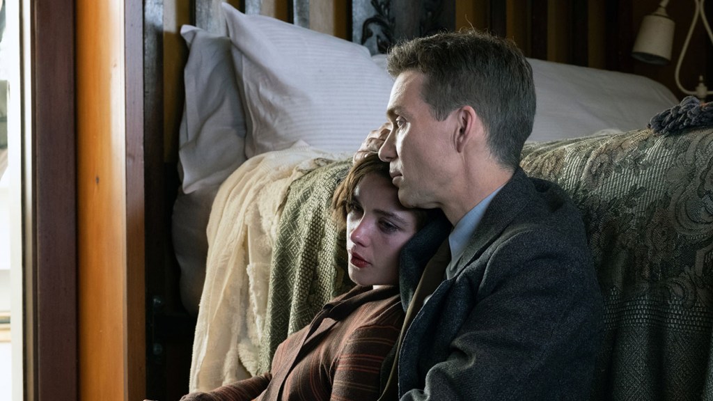 Featured image for "Oppenheimer" Camera Malfunction During Controversial Sex Scene: Cillian Murphy and Florence Pugh Speak Out