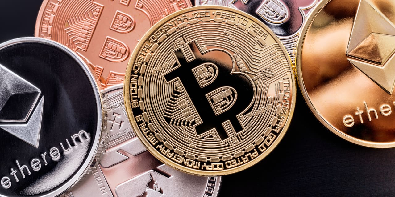 Bitcoin Plummets Amid Binance Woes and Sell-Off Pressure.