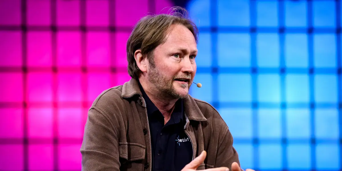 Featured image for Vibe Coding and AI Transform Software Development and the Economy