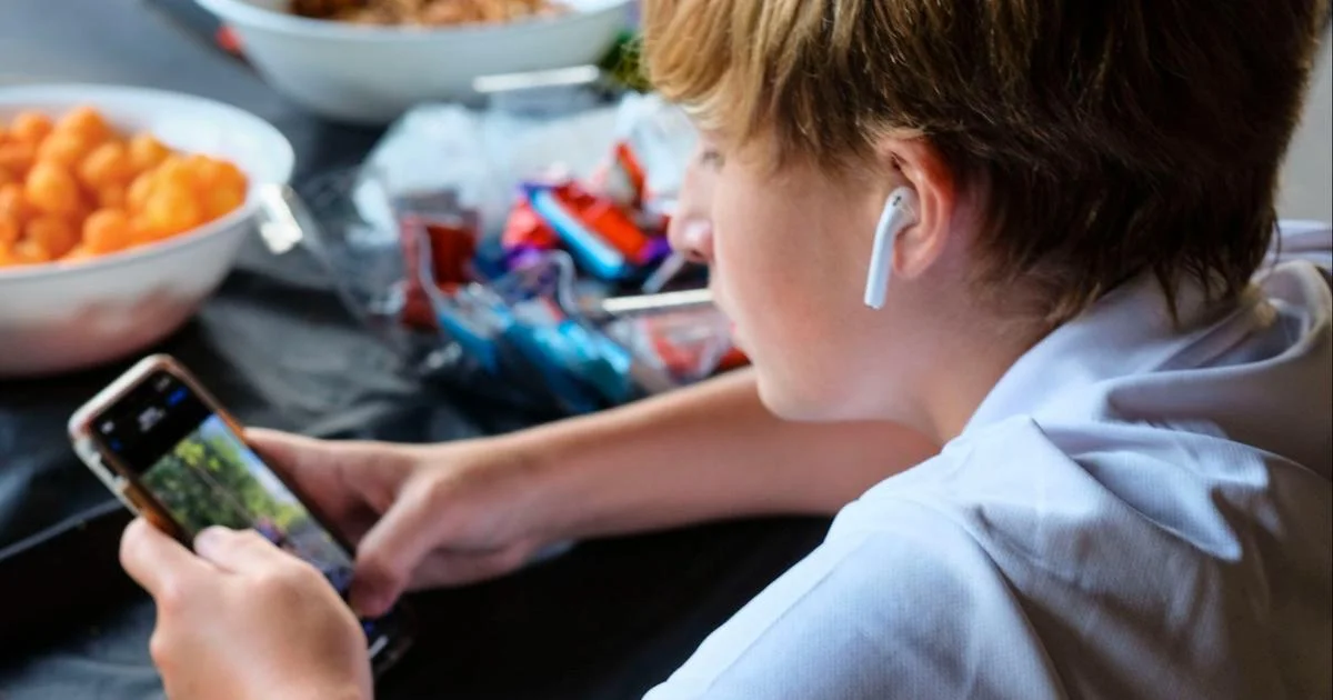 Australia Proposes Social Media Ban for Under-16s