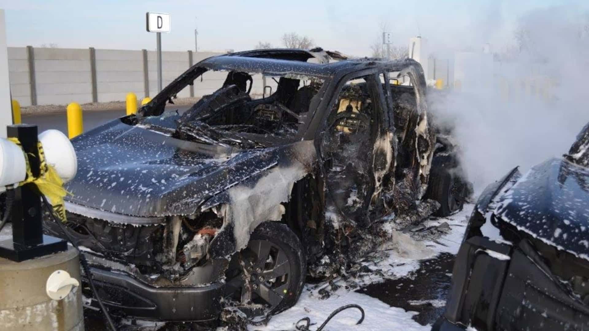 Police Video Reveals Dangers of F-150 Lightning Fire and EV Trucks.